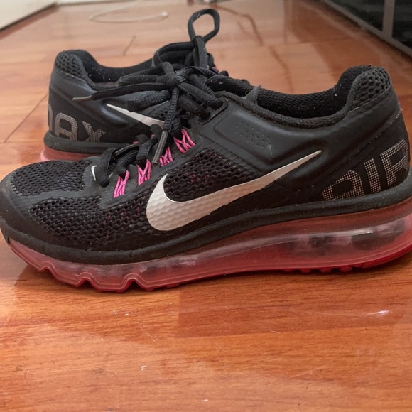 Nike Air Max - Picture 2 of 3